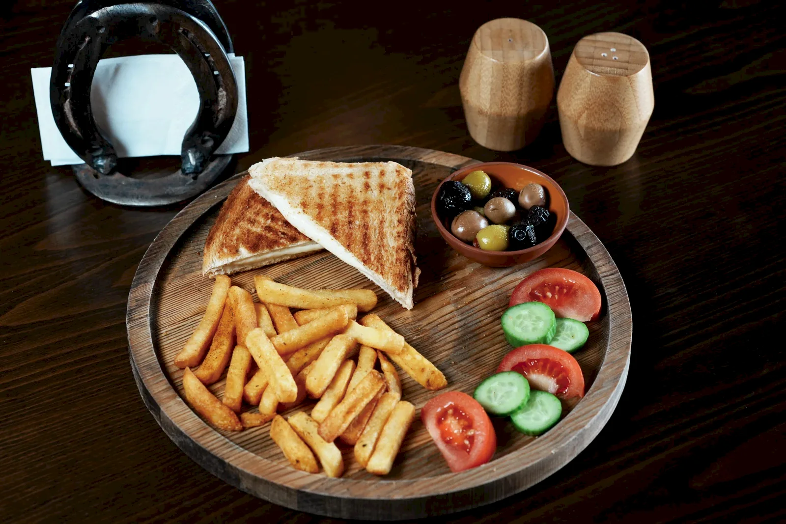 Kaşarlı Tost Tabağı (Kare Ekmek)